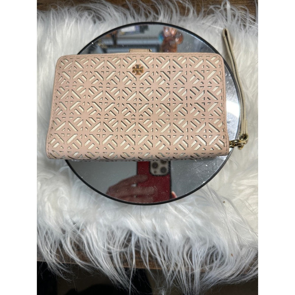 Tory Burch Cream Wallet - Picture 5 of 7